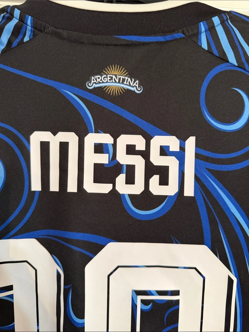 adidas Men’s Black & Blue Argentina Messi #10 Soccer/Football Jersey
